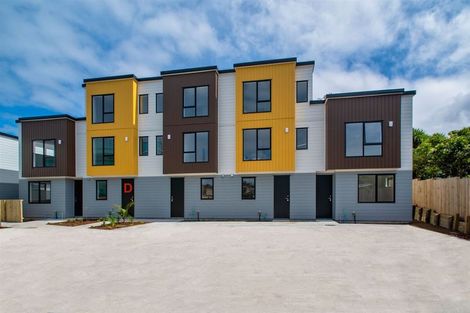 Photo of property in 5d Beach Road, Te Atatu Peninsula, 0610