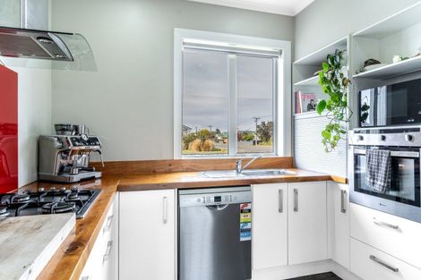 Photo of property in 14 Prince Street, Winton, 9720