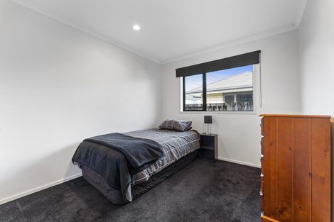 Photo of property in 30 Montague Grove, Stratford, 4332