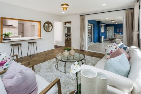 Photo of property in 39 Valley View Road, Glenfield, Auckland, 0629