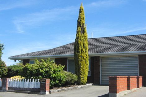 Photo of property in 76 Vivian Street, Burwood, Christchurch, 8083