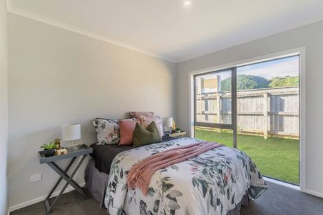 Photo of property in 8 Koru Loop, Paraparaumu, 5032