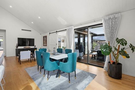 Photo of property in 34 Evelyn Crescent, Marshland, Christchurch, 8083