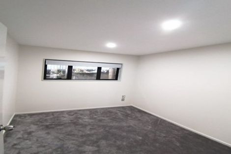 Photo of property in 21 Bangla Place, Massey, Auckland, 0614