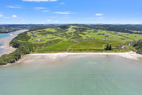 Photo of property in 1 Takahuri Place, Okura Bush, Silverdale, 0794