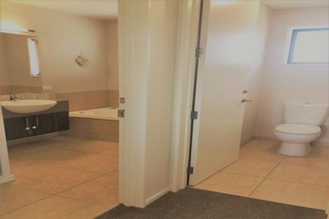 Photo of property in 1 Hawthorn Mews, Rangiora, 7400