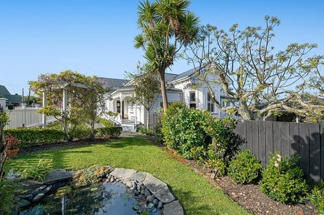 Photo of property in 33 Garfield Road, Helensville, 0800