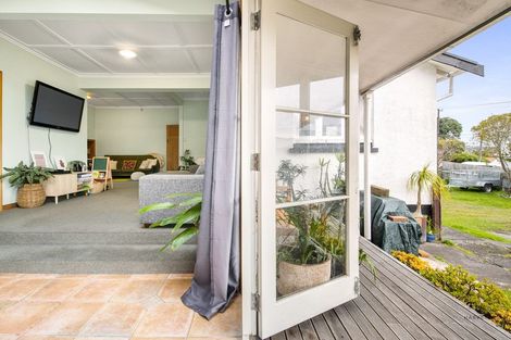 Photo of property in 1/22 Islington Avenue, New Lynn, Auckland, 0600