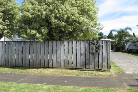 Photo of property in 14 Koru Street, Mangere Bridge, Auckland, 2022