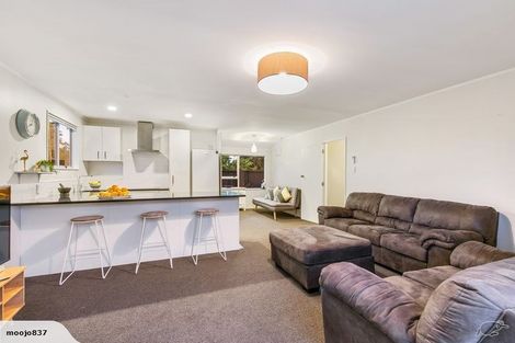 Photo of property in 2/13 Hamurana Place, Te Atatu Peninsula, Auckland, 0610