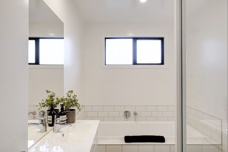 Photo of property in 16 Silver Street, Lower Shotover, Queenstown, 9304