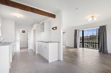 Photo of property in 14 Imperial Place, Henderson, Auckland, 0612