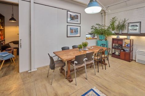 Photo of property in 10 Oxford Terrace, Mount Cook, Wellington, 6021