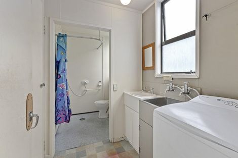 Photo of property in 127u7 Queens Drive, Lyall Bay, Wellington, 6022