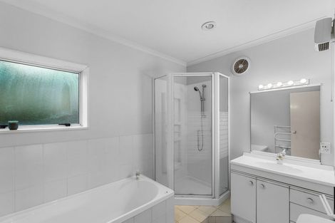 Photo of property in 1/16 Sailfish Drive, West Harbour, Auckland, 0618