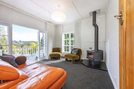 Photo of property in 1/49 Konini Road, Titirangi, Auckland, 0604