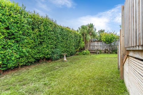 Photo of property in 13 Edgar Pearce Place, Howick, Auckland, 2014