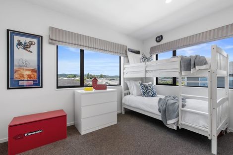 Photo of property in 31 Pohutukawa Parade, Riverhead, 0820