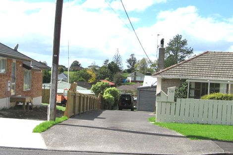 Photo of property in 18 Neil Avenue, Te Atatu Peninsula, Auckland, 0610