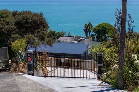Photo of property in 14 Whaanga Road, Raglan, 3297