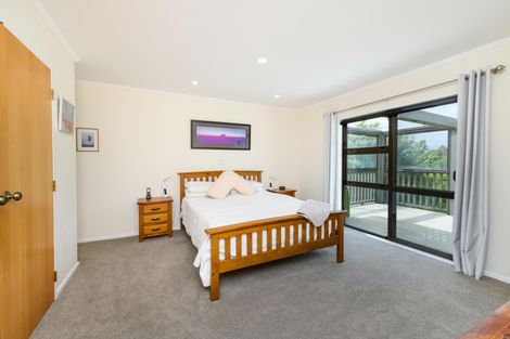 Photo of property in 11 Greenwood Place, Fitzherbert, Palmerston North, 4410