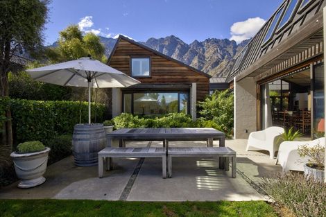 Photo of property in 8 Jacks Point Rise, Jacks Point, Queenstown, 9371