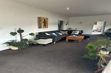 Photo of property in 12 Memorial Park Avenue, Haumoana, 4102