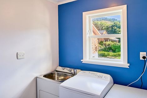 Photo of property in 31 Larsen Crescent, Tawa, Wellington, 5028