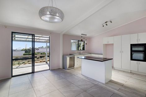 Photo of property in 383r Kaitemako Road, Welcome Bay, Tauranga, 3175