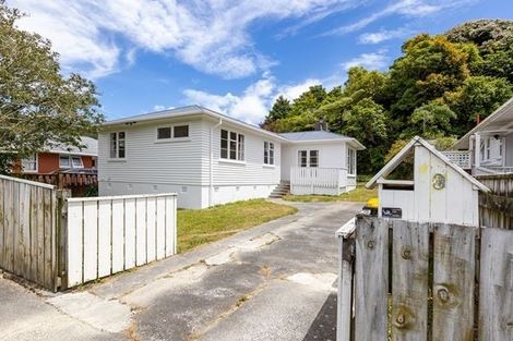 Photo of property in 3 Bird Grove, Stokes Valley, Lower Hutt, 5019