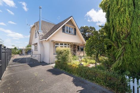Photo of property in 4 Russell Street, Palmerston North, 4414