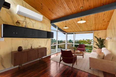 Photo of property in 17 Spencer Road, Hospital Hill, Napier, 4110