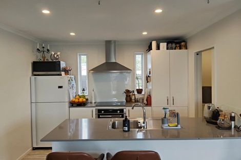 Photo of property in 10 Cohen Place, Milson, Palmerston North, 4414