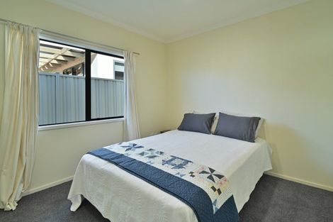 Photo of property in 37 Fairview Place, Havelock North, 4130