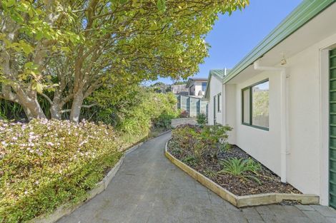 Photo of property in 6 Redwood Crescent, Westown, New Plymouth, 4310