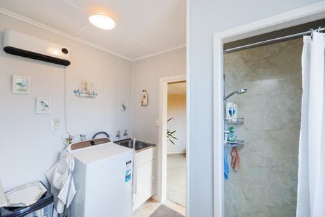 Photo of property in 1 Seabury Avenue, Foxton Beach, Foxton, 4815