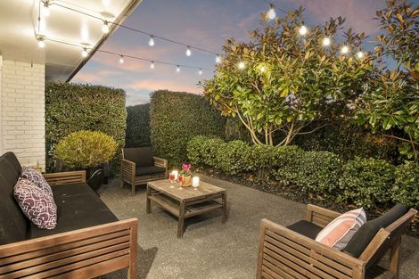 Photo of property in 12 Veronica Close, Red Beach, 0932