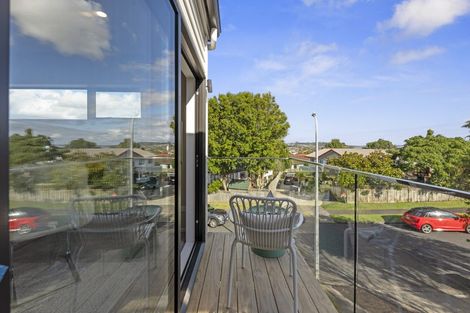 Photo of property in 50 Sandgate Avenue, Botany Downs, Auckland, 2010