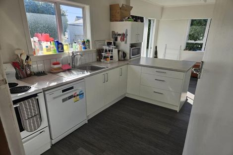 Photo of property in 206 Tukapa Street, Westown, New Plymouth, 4310