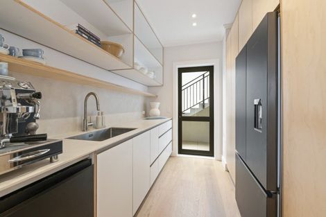 Photo of property in 14c Alfred Street, Northcote Point, Auckland, 0627