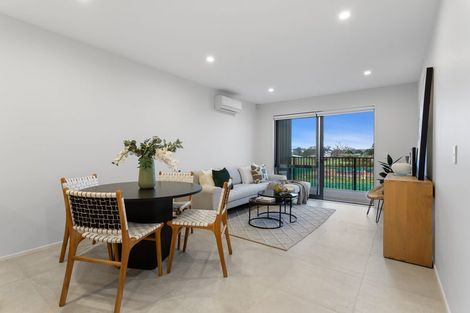 Photo of property in 10/18 Paraone Crescent, Takanini, 2112