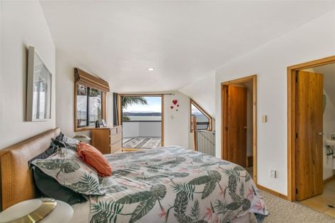 Photo of property in 66 Spinnaker Drive, Te Atatu Peninsula, Auckland, 0610