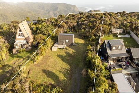 Photo of property in 6 Log Race Road, Piha, New Lynn, 0772