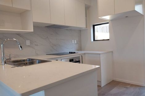 Photo of property in 26 Morihana Close, Glen Eden, Auckland, 0602