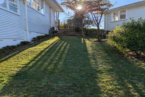 Photo of property in 24 Banks Street, Marfell, New Plymouth, 4310