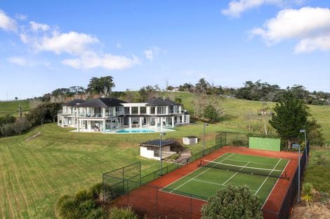 Photo of property in 189 Vaughans Road, Okura, Albany, 0792