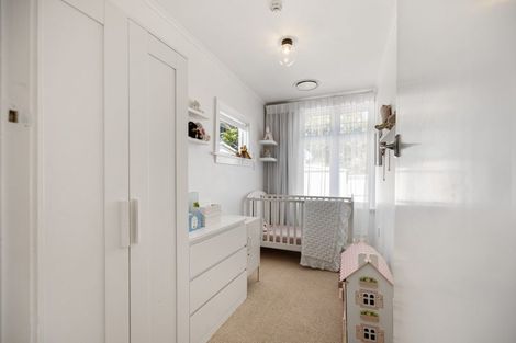 Photo of property in 5 Aikmans Road, Merivale, Christchurch, 8014