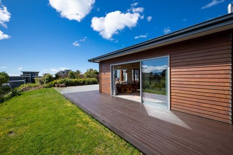 Photo of property in 19 Sandridge Terrace, Pohara, Takaka, 7183