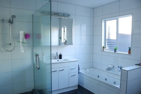 Photo of property in 28 Palm Beach Boulevard, Papamoa Beach, Papamoa, 3118