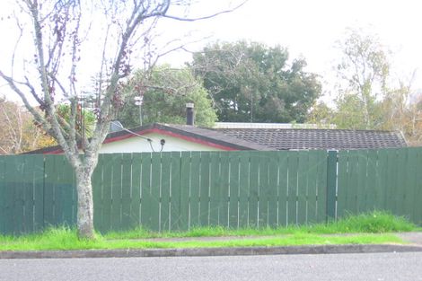 Photo of property in 33 Newington Road, Henderson, Auckland, 0612